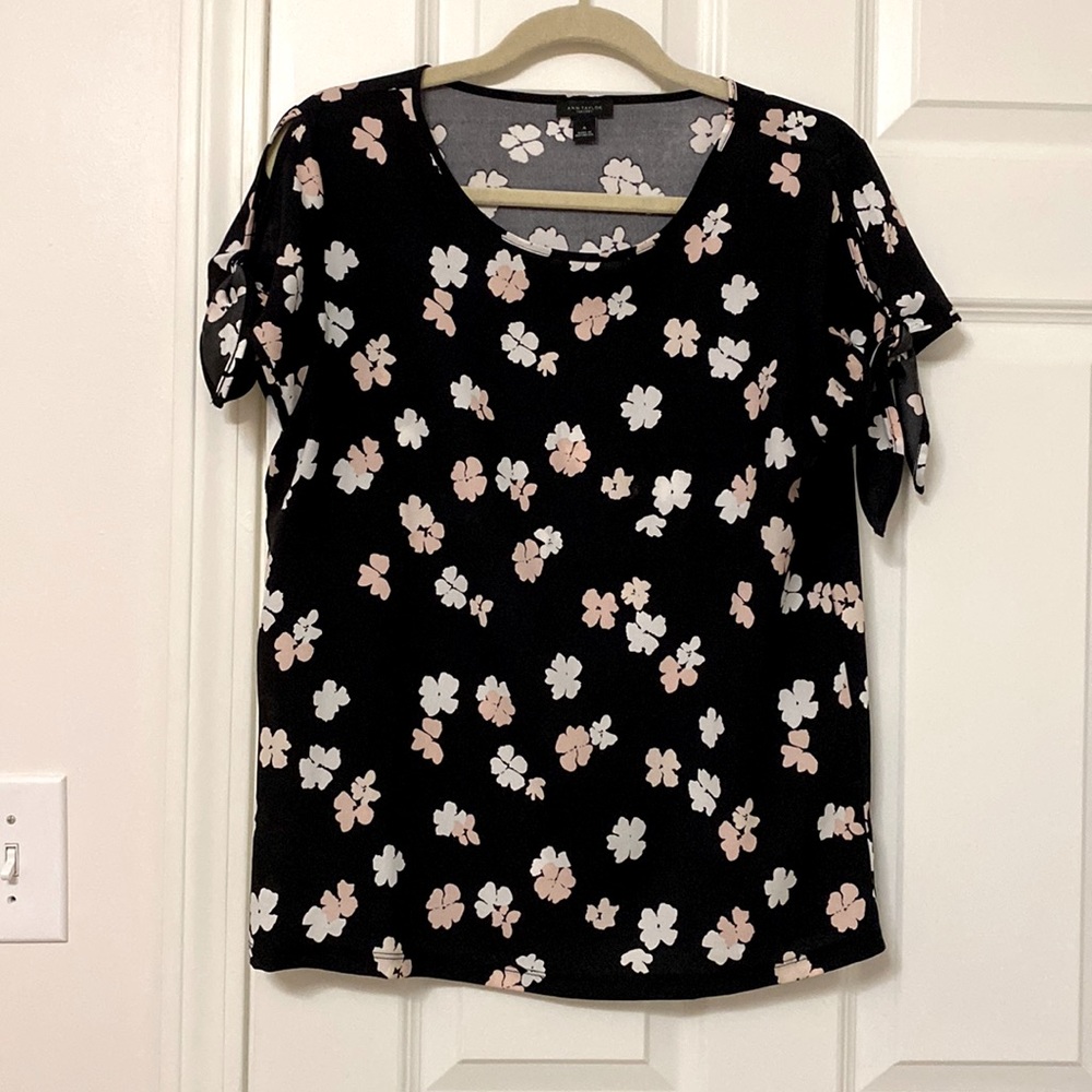 Ann Taylor short sleeve dress shirt